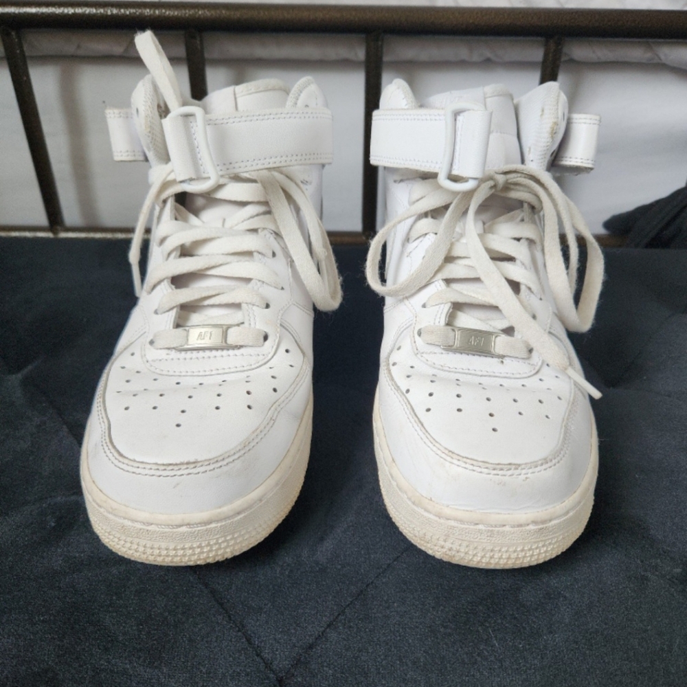 Air forces - Picture 3 of 5